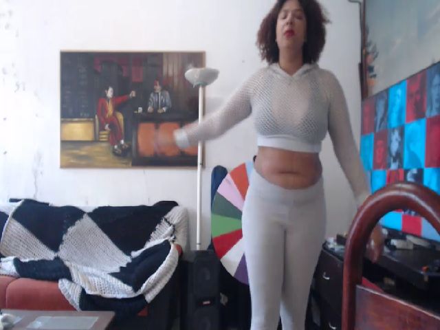 Live sex webcam photo for Mysticbae #273603289