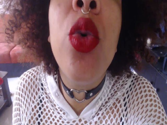 Live sex webcam photo for Mysticbae #273666027