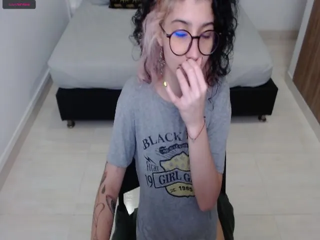 Live sex webcam photo for Myzore #271836846