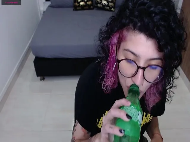 Live sex webcam photo for Myzore #271877539