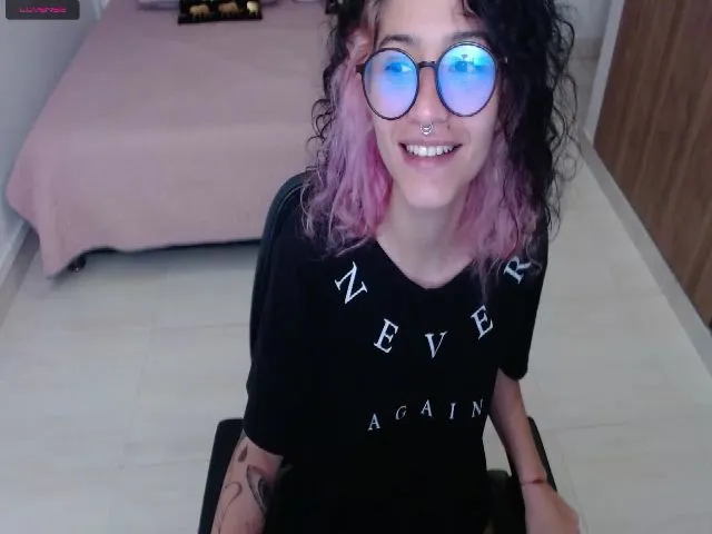 Live sex webcam photo for Myzore #272118097