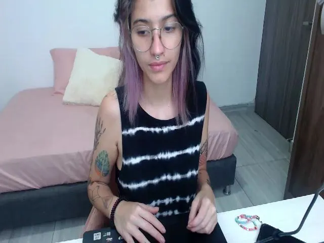 Live sex webcam photo for Myzore #272914042