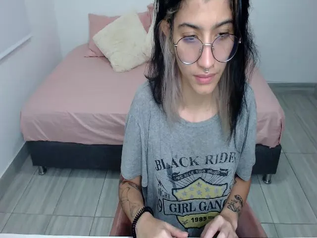 Live sex webcam photo for Myzore #273185088