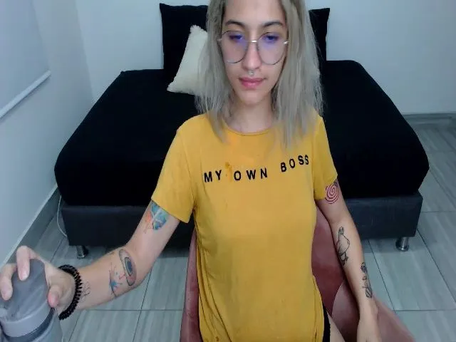 Live sex webcam photo for Myzore #273616802