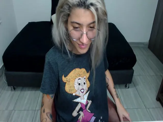 Live sex webcam photo for Myzore #273715937