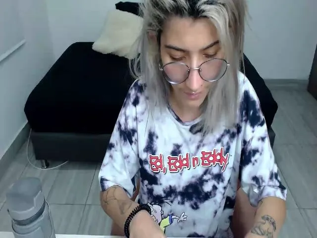 Live sex webcam photo for Myzore #273904801