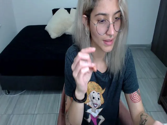 Live sex webcam photo for Myzore #273914586