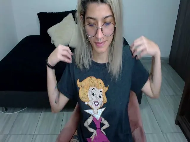 Live sex webcam photo for Myzore #274027686