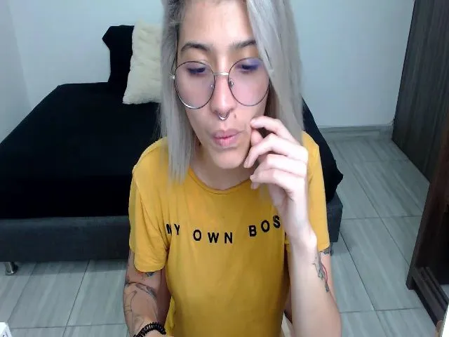 Live sex webcam photo for Myzore #274408784