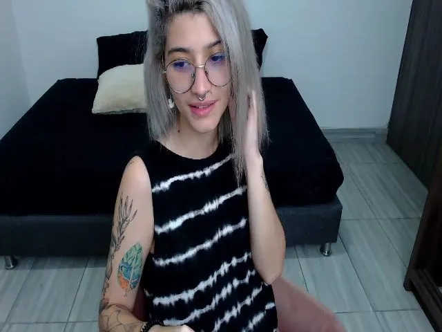 Live sex webcam photo for Myzore #274467526