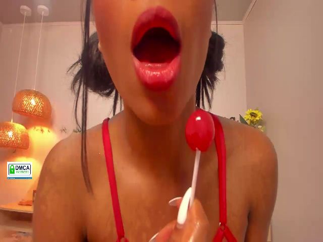 Live sex webcam photo for Nadiabenz_ #272282217