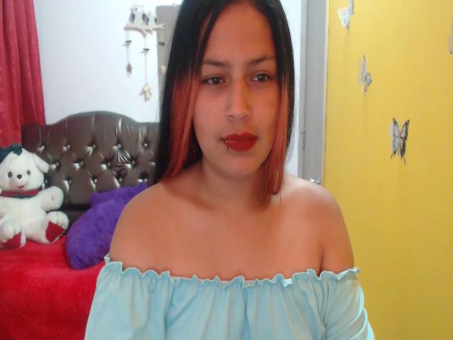 Live sex webcam photo for Naomiikiss #272083190