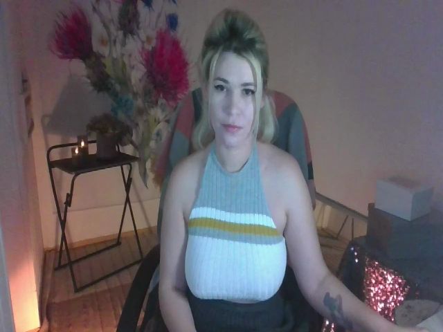 Live sex webcam photo for NataScho #272425883