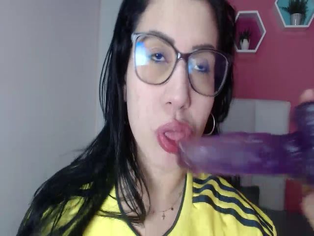 Live sex webcam photo for Nathaliarom #272082356