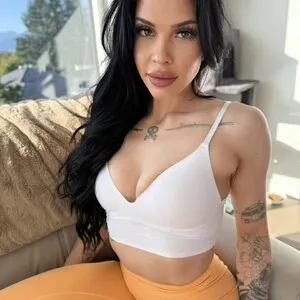 Live sex webcam photo for NattyFierros #293772704