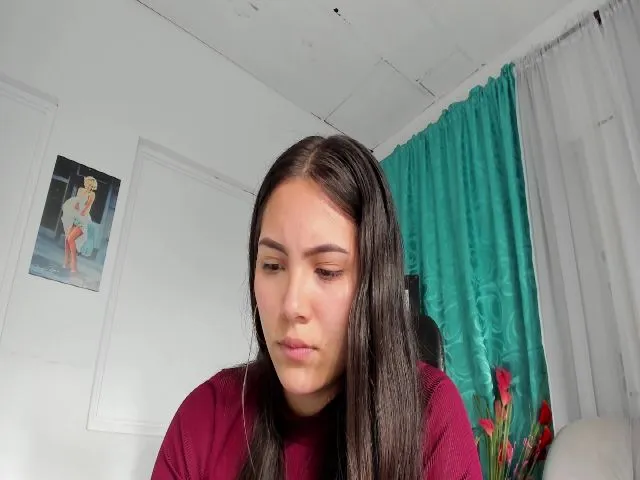 Live sex webcam photo for Naughtysweett #272096359