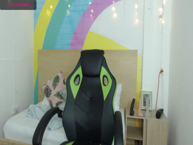 Live sex webcam photo for Nayaleja19_x #272833416