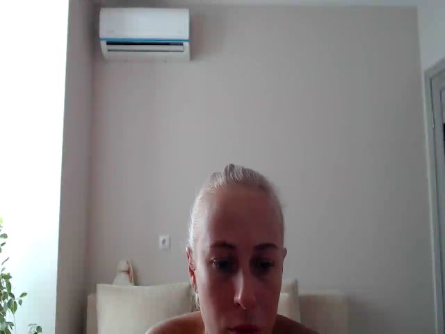 Live sex webcam photo for Nemira_4_You #274424097