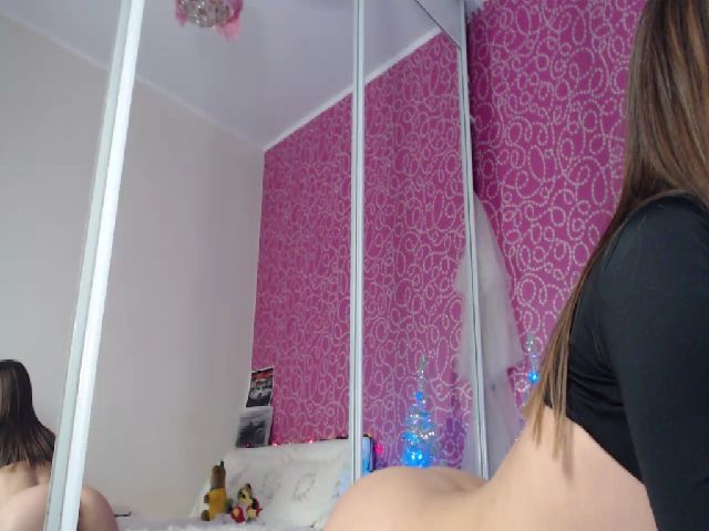 Live sex webcam photo for Neon_Love #271749439