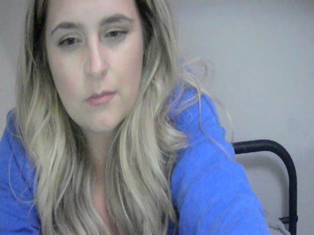 Live sex webcam photo for Neonmoon19 #273727096