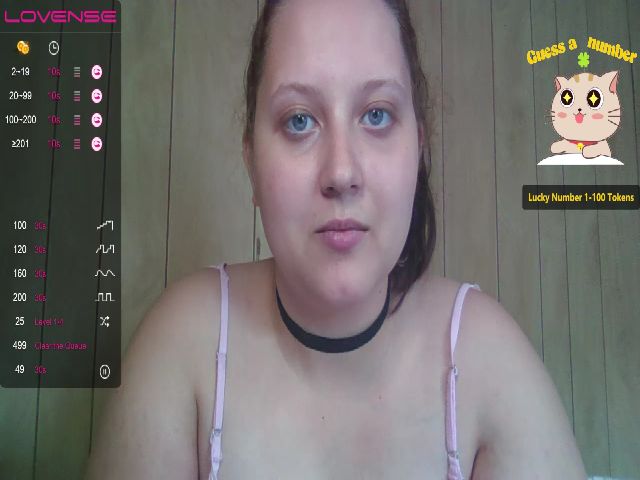 Live sex webcam photo for NerdyBabe323 #273692419