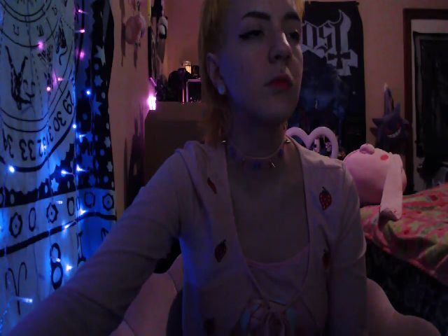 Live sex webcam photo for Nerdy_Chan #272421437