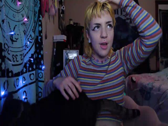 Live sex webcam photo for Nerdy_Chan #273021877