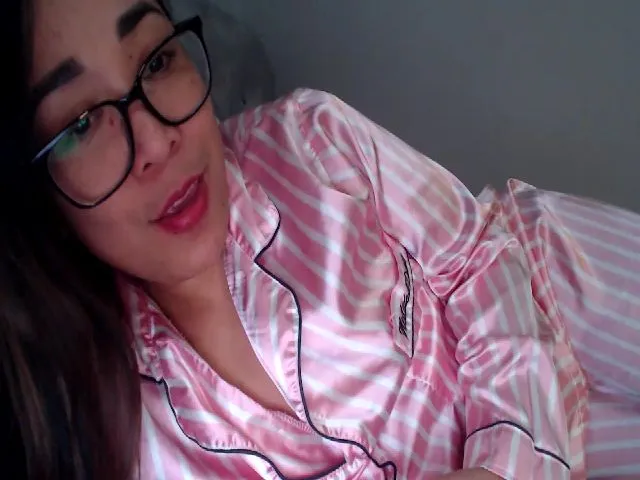 Live sex webcam photo for NewKristine23 #272209348