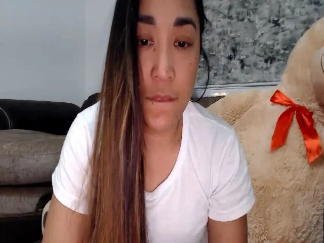 Live sex webcam photo for NewKristine23 #272983622