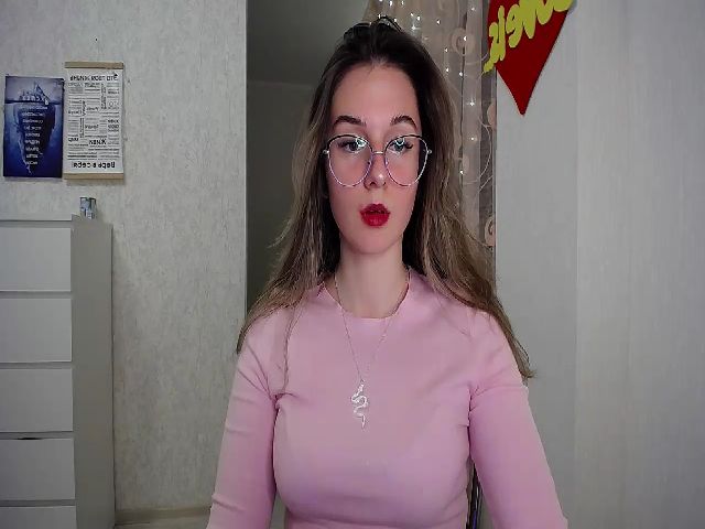 Live sex webcam photo for NewMellow #271725554