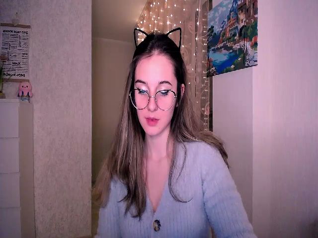 Live sex webcam photo for NewMellow #272501652