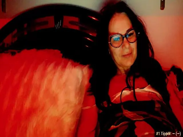 Live sex webcam photo for NewName_Andra #271876460