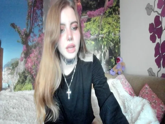 Live sex webcam photo for Newsweetdonut #274505522