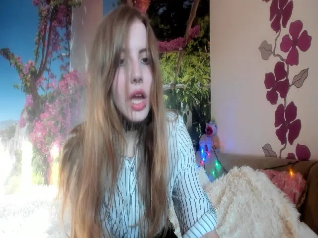 Live sex webcam photo for Newsweetdonut #274658244