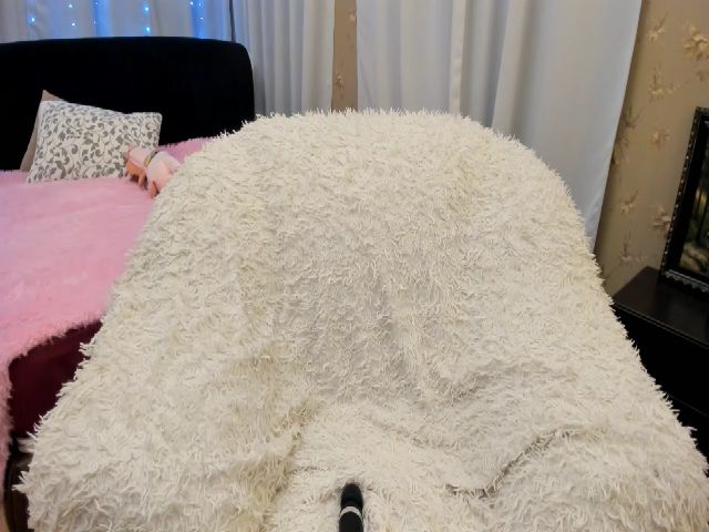 Live sex webcam photo for NickyBlein #272328116