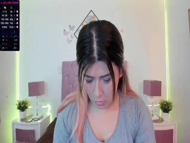 Live sex webcam photo for NicolSaenz #272722030