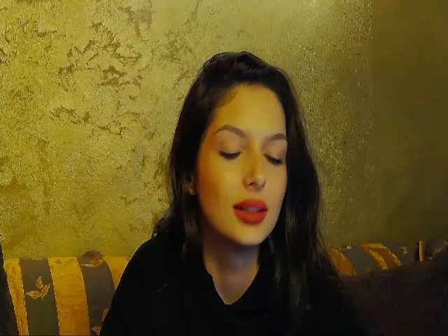 Live sex webcam photo for NicoleDivine #272424303