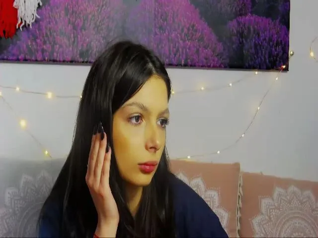 Live sex webcam photo for NicoleDivine #272585560