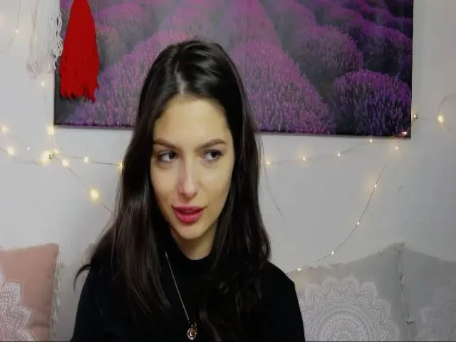 Live sex webcam photo for NicoleDivine #272642758