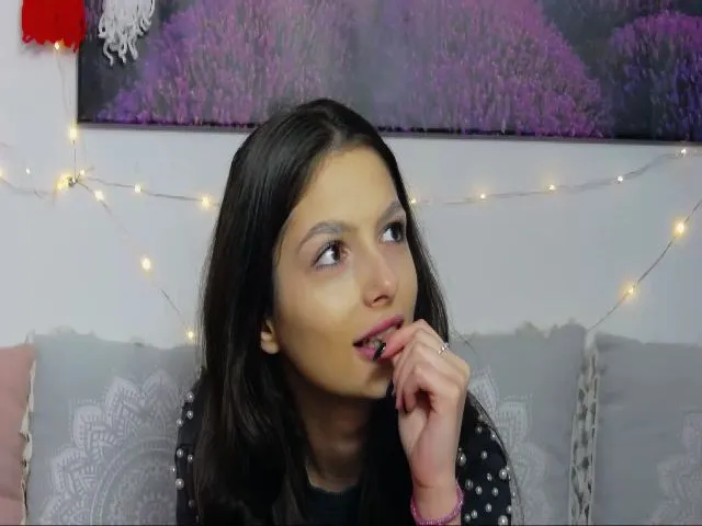 Live sex webcam photo for NicoleDivine #272663822