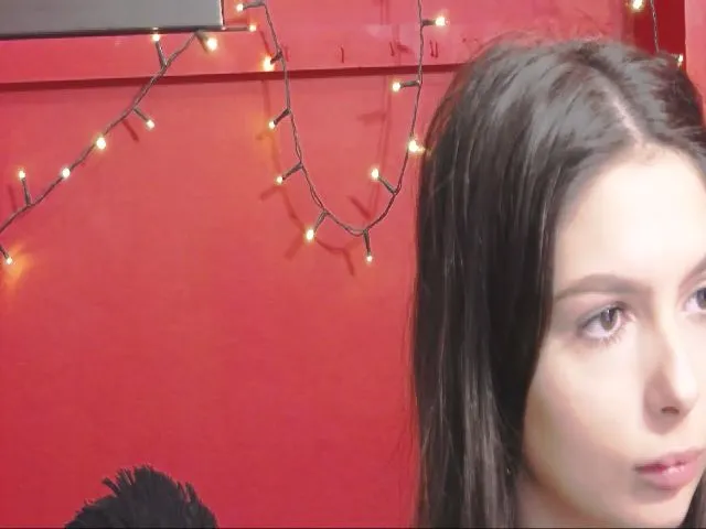 Live sex webcam photo for NicoleDivine #272698471