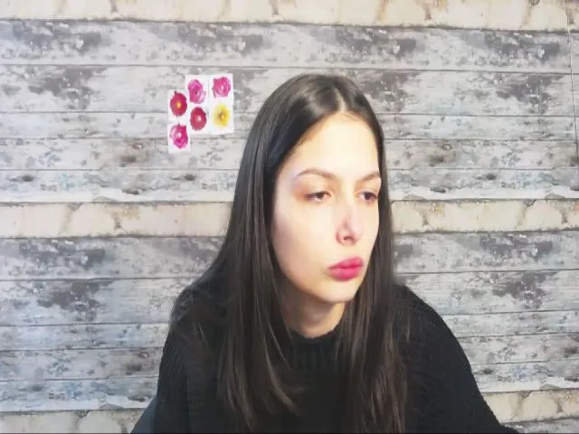 Live sex webcam photo for NicoleDivine #272799968