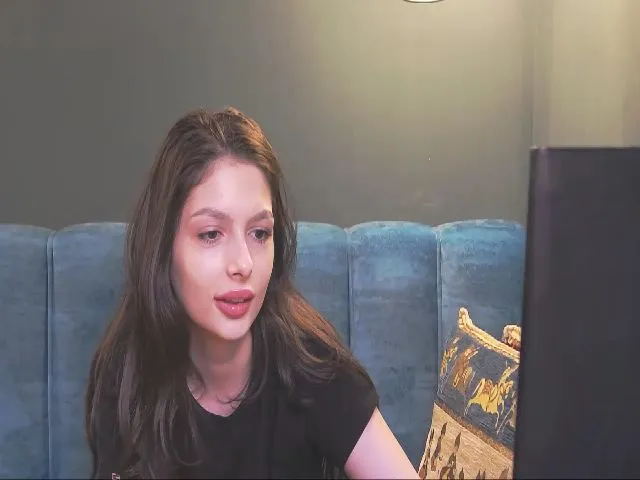 Live sex webcam photo for NicoleDivine #272907330