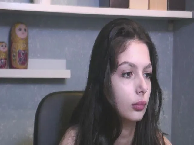 Live sex webcam photo for NicoleDivine #272938349