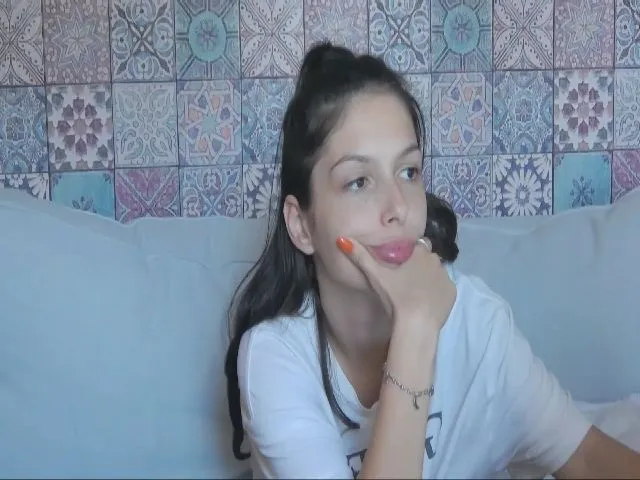 Live sex webcam photo for NicoleDivine #273845849