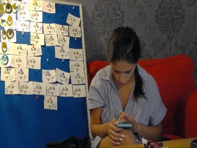 Live sex webcam photo for NicoleDivine #274249300