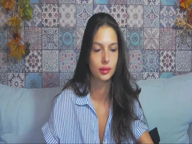 Live sex webcam photo for NicoleDivine #275286903