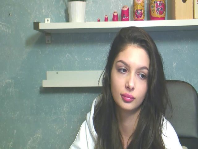 Live sex webcam photo for NicoleLine #272254178