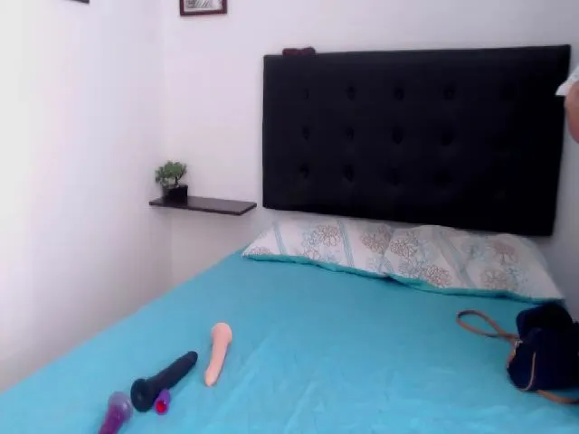 Live sex webcam photo for NicoleWind #274059537