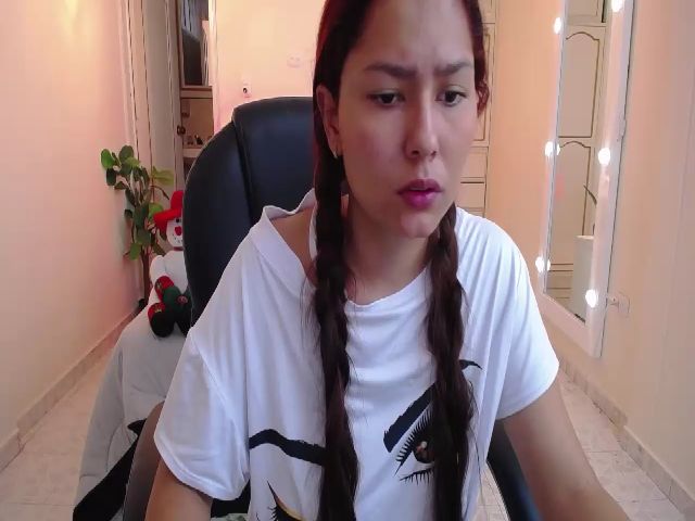 Live sex webcam photo for Nicolemaia #271776417